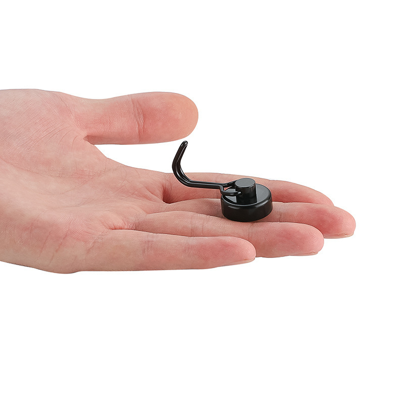 Forogó mágneses akasztó NdFeB-mágnessel és kerek szívófejjel – hűtőszekrényhez, függőleges rögzítés, egységes stílus, 8 kg teherbírás