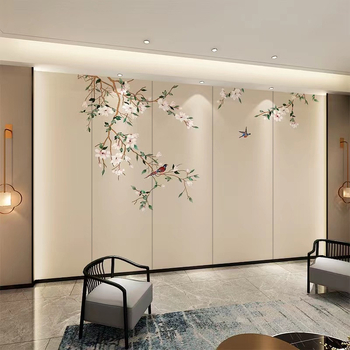 Műbőr hátterű panel kínai klasszikus virág- és madár hímzéssel, testre szabható minta, testreszabás elérhető, alkalmas nappalira, hálószobára, dolgozószobára, étteremre, kereskedelmi helyre