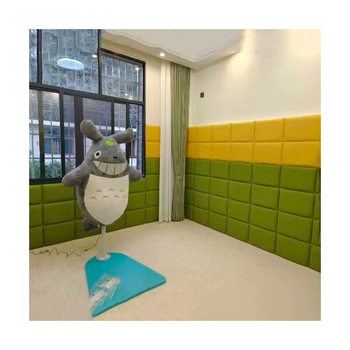 Óvoda és Taekwondo edzőterem falvédő párnázott panelek, ütközésvédő puha falpanelek, bőr + szivacs + alaplemez, modern minimalista stílus, testreszabható, egyszínű mintázat