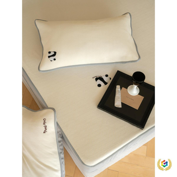 Triju daļu atdzesējošs Bean Mat komplekts no viskozes ar ledus zīda pārklājumu, Jacquard audums, salokāms mīksts mats, izšūta dvieļa ar karikatūru motīvu