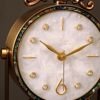 Amerikai stílusú asztali ingaóra — retro kvarc, elemmel működő, fém burkolat, bevonatos üveg, alkalmas hálószobára, dolgozószobára vagy étterembe