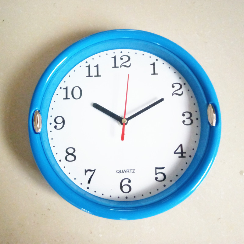 23 cm okrugli zidni sat s kvarcnim mehanizmom