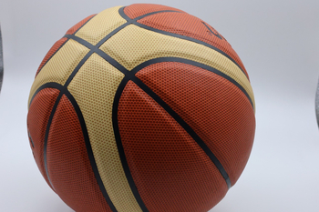 PU materiāla basketbols – pieaugušajiem, iekšējai un āra lietošanai, bez logotipa
