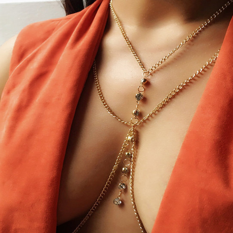 Metallist üheosaline keha kett – kampsuni stiil, kevad 2025