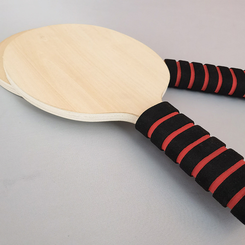 Stalo teniso raketė su medine baze, tiesioginio šaudymo tipas, universalios specifikacijos, logotipo pritaikymas, tinkama fitnesui ir vidaus raketų sportams (stalo tenisas, badmintonas)