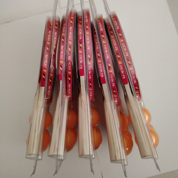 Stalo teniso raketė, poplar plokštė, guma su atvirkštiniu klijavimu, horizontinis smūgis, individualus apdorojimas, logotipas atspausdintas