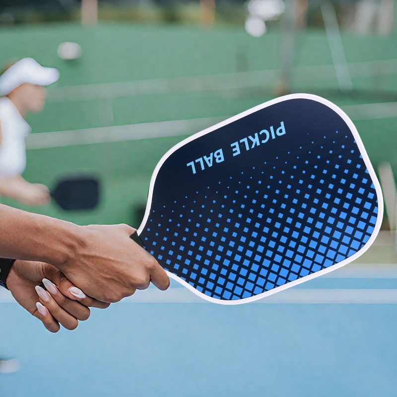 Pickleball rakete no oglekļa šķiedras, silikona neslīdoša roktura, piemērota treniņiem un personalizācijai