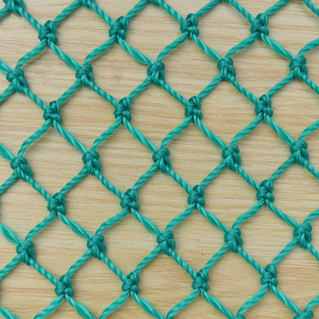 Polüetüleenist isolatsioonikaitsevõrk spordirajatiste jaoks; võrgumõõtmed 3/5/10; vastupidavus 500; sobib jalgpalliväljakutele, korvpalliväljakutele ja spordihoonetele