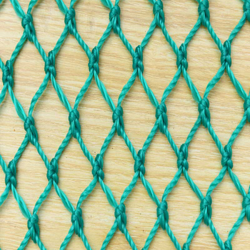 Polüetüleenist isolatsioonikaitsevõrk spordirajatiste jaoks; võrgumõõtmed 3/5/10; vastupidavus 500; sobib jalgpalliväljakutele, korvpalliväljakutele ja spordihoonetele