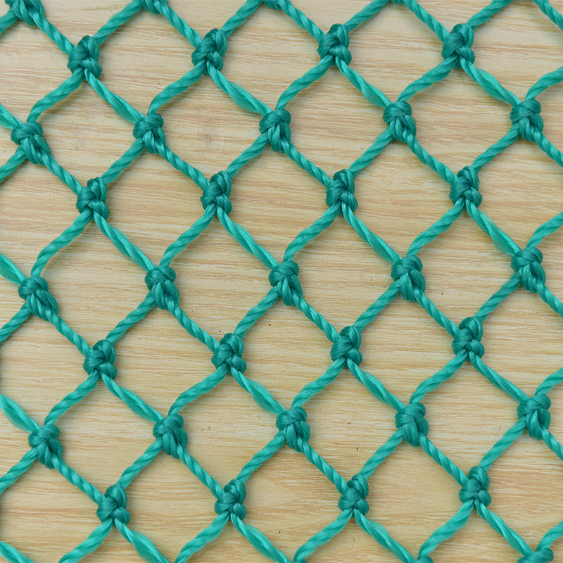 Polüetüleenist isolatsioonikaitsevõrk spordirajatiste jaoks; võrgumõõtmed 3/5/10; vastupidavus 500; sobib jalgpalliväljakutele, korvpalliväljakutele ja spordihoonetele