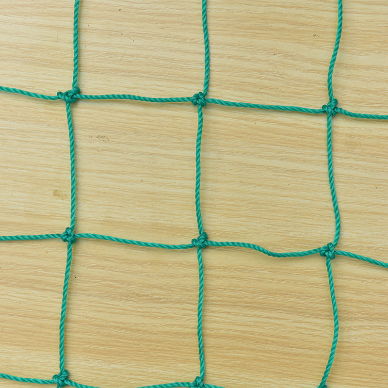 Polüetüleenist isolatsioonikaitsevõrk spordirajatiste jaoks; võrgumõõtmed 3/5/10; vastupidavus 500; sobib jalgpalliväljakutele, korvpalliväljakutele ja spordihoonetele