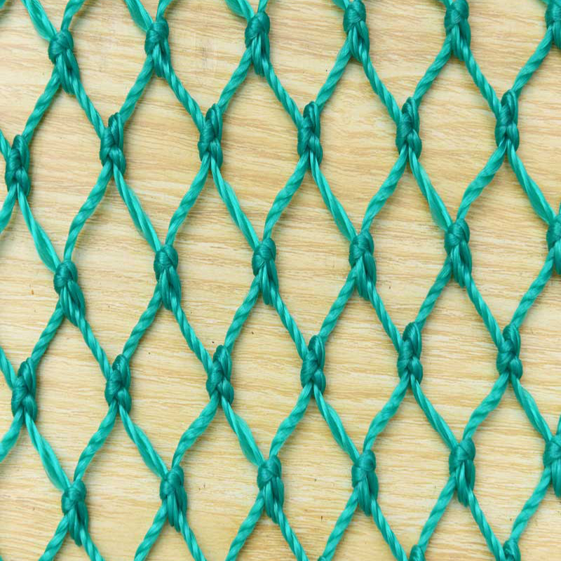 Polüetüleenist isolatsioonikaitsevõrk spordirajatiste jaoks; võrgumõõtmed 3/5/10; vastupidavus 500; sobib jalgpalliväljakutele, korvpalliväljakutele ja spordihoonetele