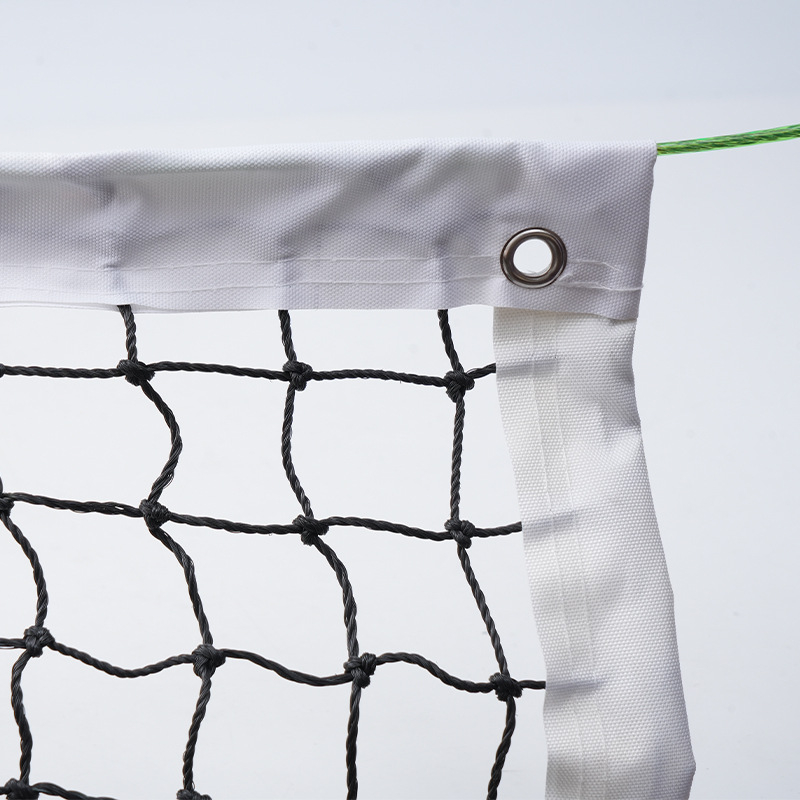 Tennisivõrk kõrge kvaliteediga — võistlusstandardi, kaasaskantav ja eemaldatav polüetüleenvõrk; Materjal: Polüetüleen; Kaal: 3–6,5 kg; Standardne mudel; Sobib tennisemänguks ja badmintonile.