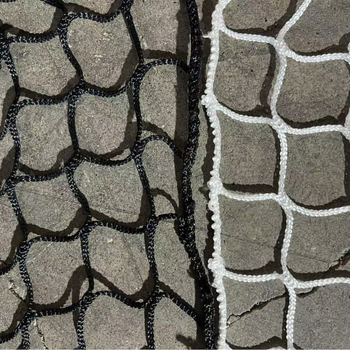 Plasă de protecție pentru garduri de terenuri sportive, modelul 002, material: poliietilenă și poliester, rezistență 100, protecție de siguranță