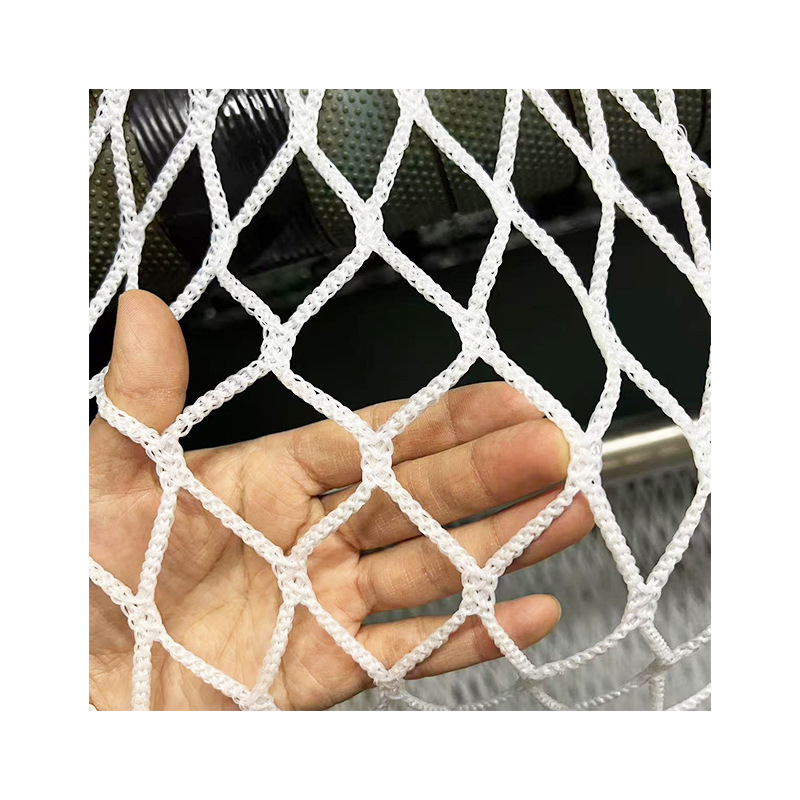 Plasă de protecție pentru garduri de terenuri sportive, modelul 002, material: poliietilenă și poliester, rezistență 100, protecție de siguranță