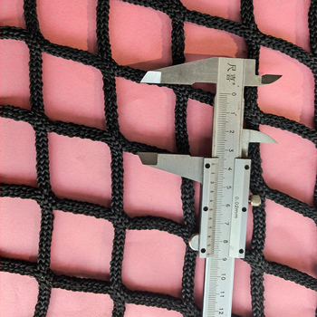 Nailonist kaitsev võrk – sõlmedeta võrk lõbuvarustuse jaoks