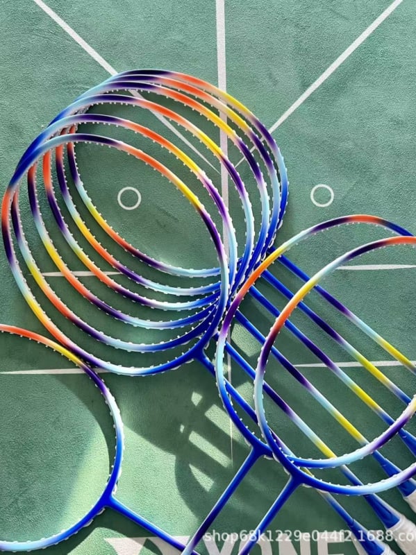Meibangli AX99 Spectrum Rainbow badminton reketa, unutarnje pjenjenje 46T, potpuno karbonsko tijelo, težina 80–84 g, debljina ručke G5, čvrst udarac