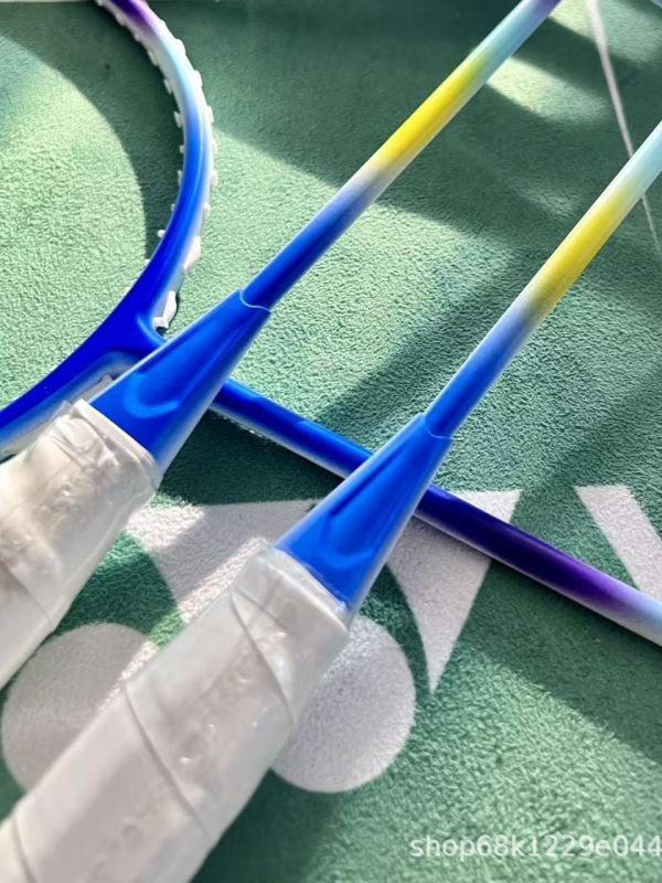 Meibangli AX99 Spectrum Rainbow badminton reketa, unutarnje pjenjenje 46T, potpuno karbonsko tijelo, težina 80–84 g, debljina ručke G5, čvrst udarac