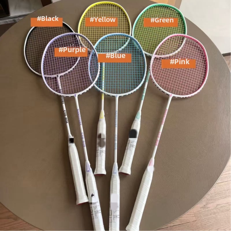 Бадминтон ракета — алуминиево-карбонова композитна рамка, тегло 75–79 g, захват G4, Nylon струни, прав вал