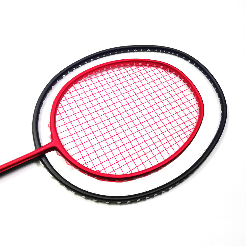 KEYACE badminton reketa — okvir od karbonskih vlakana, težina 75–79 g, izravni udarac, poliesterne žice, mogućnost prilagodbe