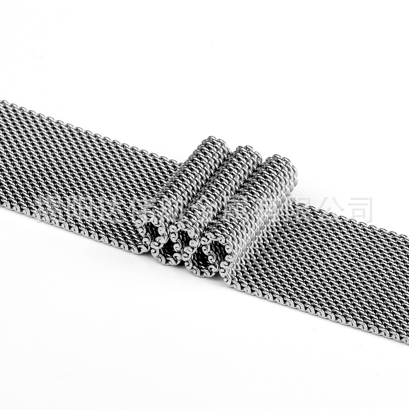 Metalo apyrankė Apple Watch su magnetiniu užsegimu, svoris 35 g, išleista 2022 m.