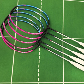 Rachetă de badminton – Stpsen/saintpussen (cadru din fibră de carbon, greutate 80–84 g, mâner G5, tijă rigidă, cap drept)