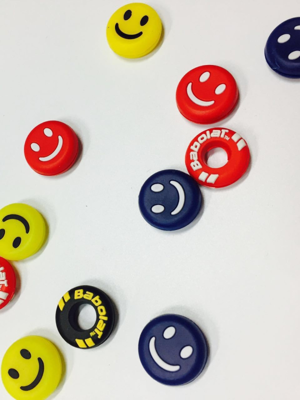 Šoko absorbcijos įrenginys teniso ir squash raketėms – suasmenintas dizainas, mielas šypsenos dizainas, bekvapė silikono medžiaga, įmontuota konstrukcija