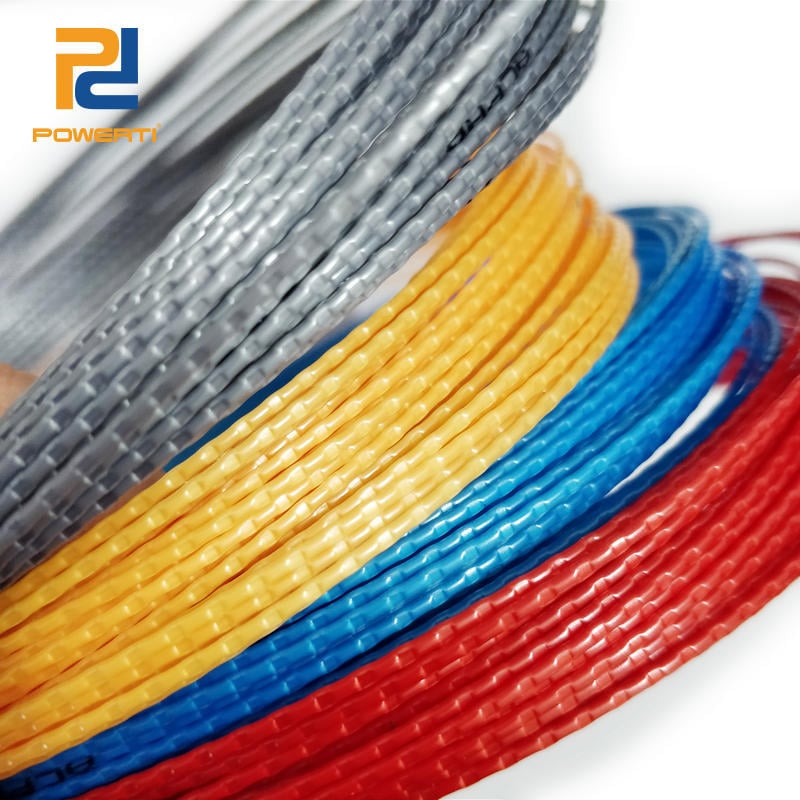 Poliesterio raketų linija Alpha Alpha – Medžiaga: poliesteris; Prekės ženklas: Alpha Alpha; Taikymo scenarijai: stalo tenisas ir plunksninis tenisas