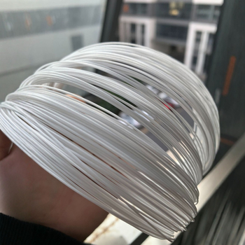 Badmintono raketės siūlas – daugiasluoksnis nailono pluoštas, aukšta elastingumas ir atsparumas dėvėjimuisi (0,68–0,70 mm, 26–30 lb, Prekės ženklas: Happy)