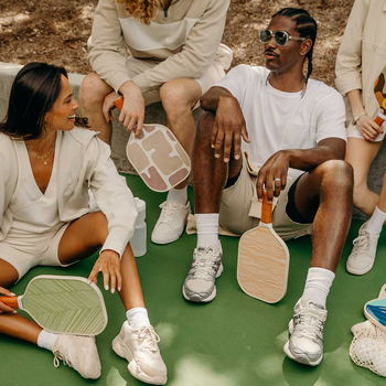 Karbonšķiedras Pickleball nūja — ultralekā, izturīga profesionālai spēlei, komplektā 1 nūja, 2 bumbas un aizsargājošā soma