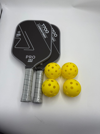 Pickleball nūja – oglekļa šķiedra, Zīmols: Three-person New Materials, Svars: pielāgota