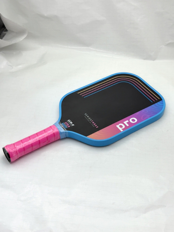 Higooo pickleball ütő — hőnyomásos harmadik generációs belső mag, T700 szénszálas, súly 230 g, professzionális kategória
