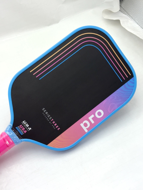 Higooo pickleball ütő — hőnyomásos harmadik generációs belső mag, T700 szénszálas, súly 230 g, professzionális kategória