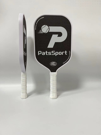 Пикълбол падъл от карбонови влакна с повърхност от златна тел, горещо пресована конструкция, PP куха сърцевина, тегло 230 g