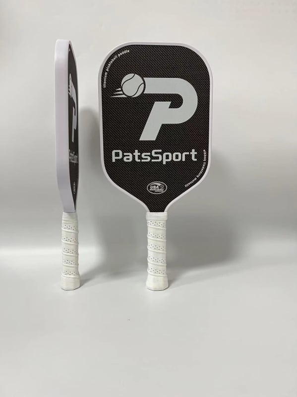 Пикълбол падъл от карбонови влакна с повърхност от златна тел, горещо пресована конструкция, PP куха сърцевина, тегло 230 g