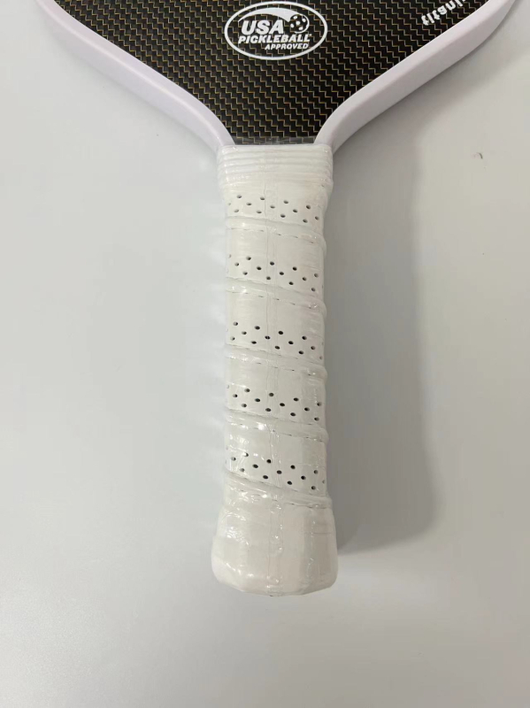 Пикълбол падъл от карбонови влакна с повърхност от златна тел, горещо пресована конструкция, PP куха сърцевина, тегло 230 g