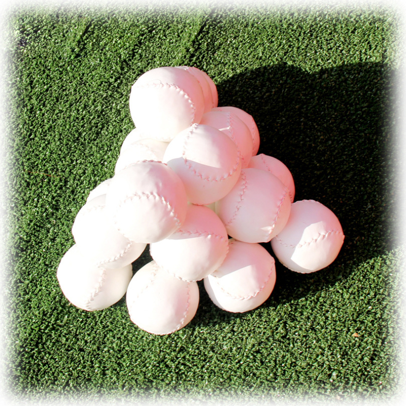 Softbols Yidaijian – PU materiāls, drukāts logotips, piemērots citiem bumbu spēlēm