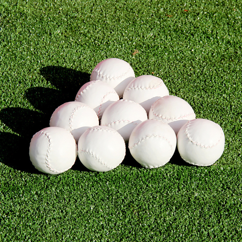 Softbols Yidaijian – PU materiāls, drukāts logotips, piemērots citiem bumbu spēlēm