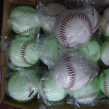 Бейсболна топка за нощна тренировка с люмиращ PVC мек каучук и корково ядро