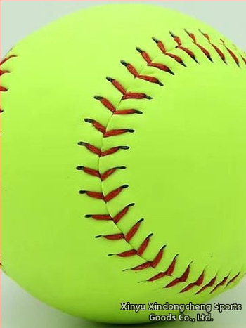 Softbola trenēšanas bumba skolēniem – PVC, ciets kodols, iespējama logotipa drukāšana, piemērota skolas fizkultūras nodarbībām.