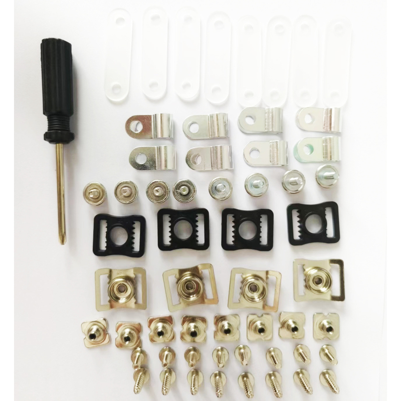 ķivere remontkomplekts ar skrūvēm, uzgriežņiem, zoda siksnas sprādzei, sejas aizsargu un brillēm — hokejam un ledus sportiem. Materiāli: nerūsējošais tērauds, alumīnija sakausējums, plastmasa