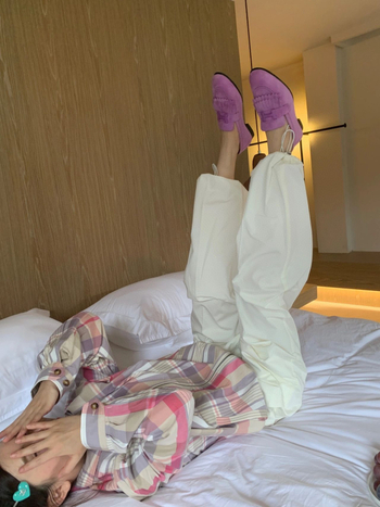 Женско каре яке с поло яка и бродерия, дълги ръкави, полиестер