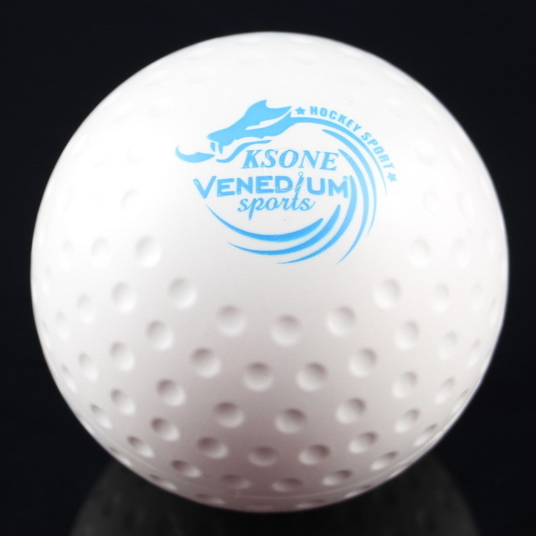 Μπάλα χόκεϊ σε γκαζόν με σχέδιο λακκούβων και δυνατότητα λογότυπου — KSONE, PVC, 160 g