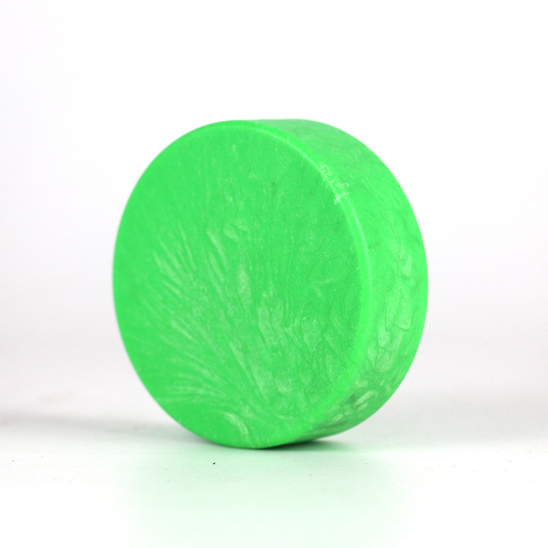 Hoki edzés korong — anyag: TPE + kalcium-karbonát; Kategória: Hoki; Alkalmazható: jég- és hó sportok; Termék kódja: Discus; Testreszabás: elérhető; Logo nyomtatás: lehetséges