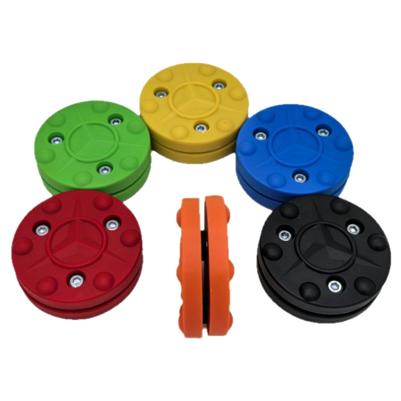 Divslāņu apmācības bumba riteņhokejam un hokejam uz ledus, zīmols Wheel on Wheel; materiāls: pastiprināts neilons; logotipa drukāšana: jā