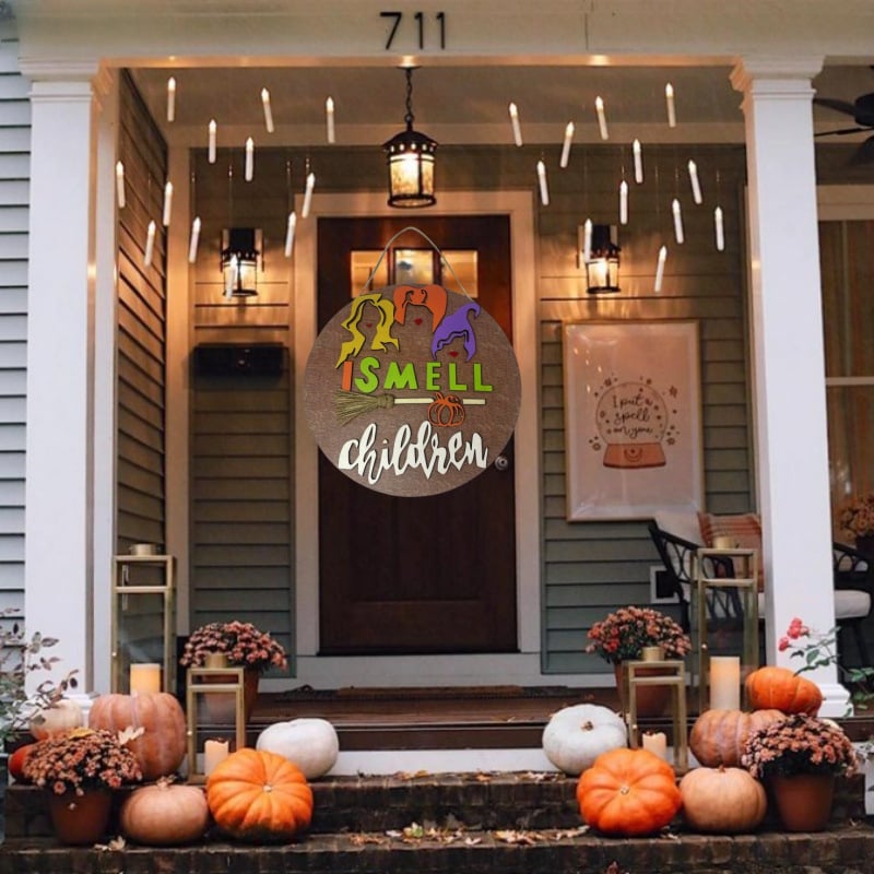 Semn de ușă din lemn cu vrăjitoare de Halloween și mătură – decor de perete pentru interior/exterior