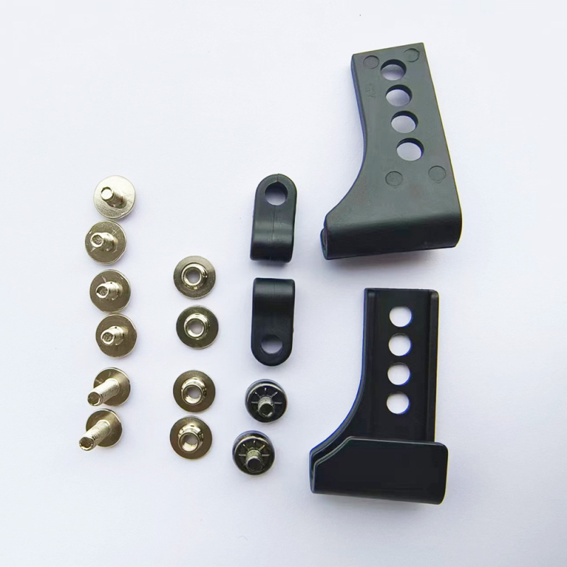 Hokeja ķiveres remontēšanas komplekts ar aizsargbrillēm un sejas aizsargu; materiāls: nerūsējošā tērauda un plastmasa; zīmols BENLEE MZ