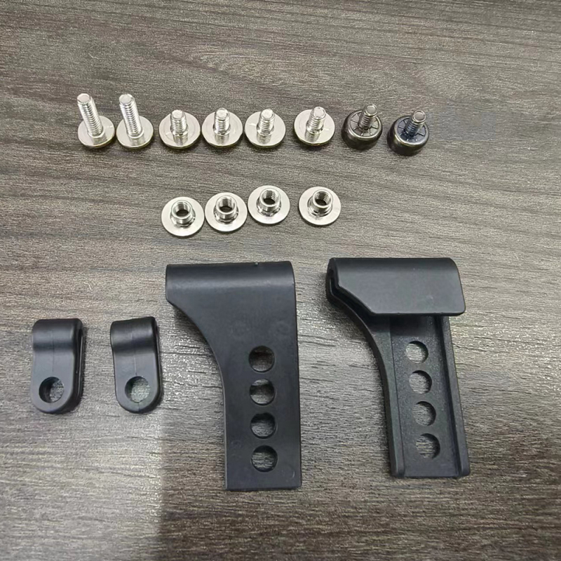 Hokeja ķiveres remontēšanas komplekts ar aizsargbrillēm un sejas aizsargu; materiāls: nerūsējošā tērauda un plastmasa; zīmols BENLEE MZ