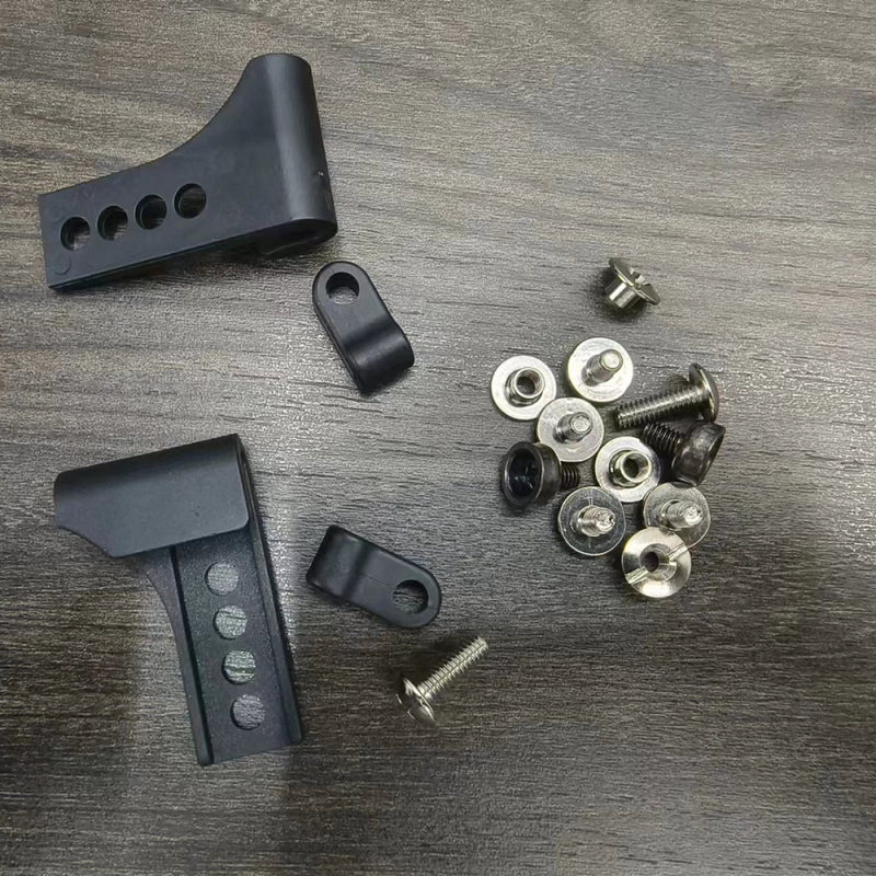 Hokeja ķiveres remontēšanas komplekts ar aizsargbrillēm un sejas aizsargu; materiāls: nerūsējošā tērauda un plastmasa; zīmols BENLEE MZ