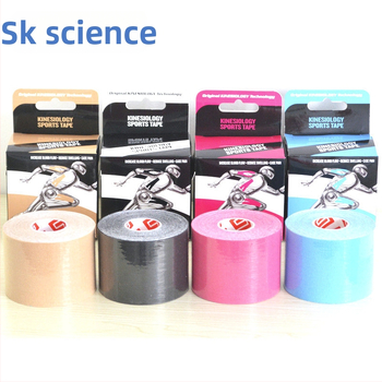 Shike kineziologinė juosta - poliesterio pluošto raštas, raumenų juosta hokejui, apsauginės vietos: riešas, alkūnė, pečius, kelis, čiurna; 120 ritinėlių dėžutėje